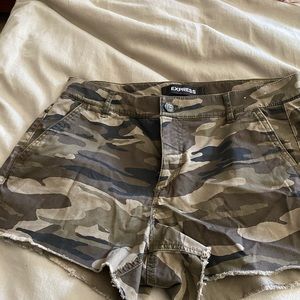 Express Camo size 8 shorts